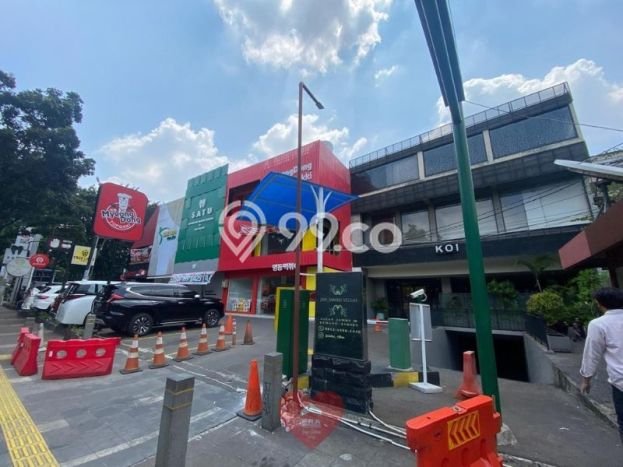 Ruko Disewa di Jakarta Selatan dengan LB 360m2 Area Komersial Ramai Ruko Disewa di Jakarta Selatan dengan LB 360m2 Area Komersial Ramai