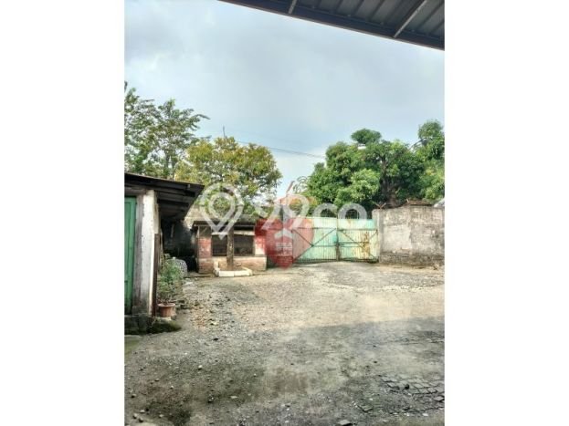 Area Ramai! Pabrik Dijual di Kebayoran Lama untuk Bisnis Luas Bangunan 1000m2 Area Ramai! Pabrik Dijual di Kebayoran Lama untuk Bisnis Luas Bangunan 1000m2