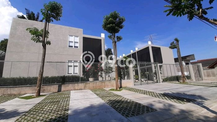 Rumah Mewah LB 517m2 Siap Huni Desain Elegan di Dago, Bandung Rumah Mewah LB 517m2 Siap Huni Desain Elegan di Dago, Bandung