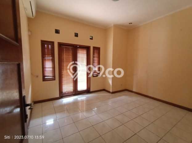 BEST OFFER! Rumah Nyaman area Setra Duta, Luas 180m2m² Bangunan 240m2m² BEST OFFER! Rumah Nyaman area Setra Duta, Luas 180m2m² Bangunan 240m2m²