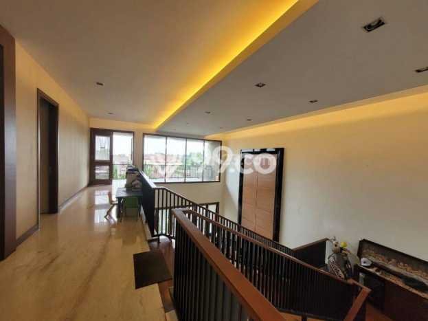 Ready to Use! Luxury House LT 680m2 Desain Modern di Pasteur Ready to Use! Luxury House LT 680m2 Desain Modern di Pasteur