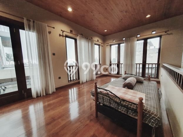 Rumah Lokasi Strategis area , Bandung, Luas 675m2m² LB 500m2m² Rumah Lokasi Strategis area , Bandung, Luas 675m2m² LB 500m2m²