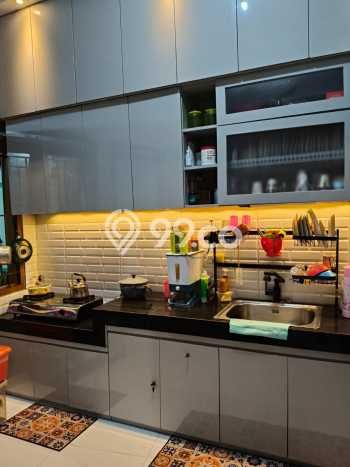 Rumah Elit Modern Siap Huni di Sarijadi Bandung Rumah Elit Modern Siap Huni di Sarijadi Bandung