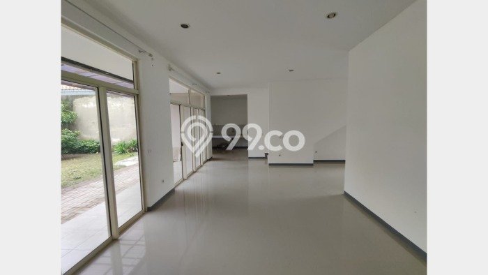 Rumah Mewah LB 250m2 Siap Huni Desain Elegan di Kota Baru Parahyangan, Bandung Rumah Mewah LB 250m2 Siap Huni Desain Elegan di Kota Baru Parahyangan, Bandung