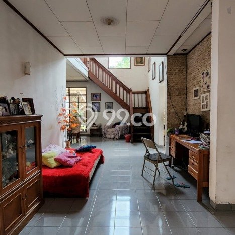 Rumah Bagus di Coblong, Bandung, Luas 284m2m² Bangunan 400m2m² DIJUAL CEPAT! Rumah Bagus di Coblong, Bandung, Luas 284m2m² Bangunan 400m2m² DIJUAL CEPAT!