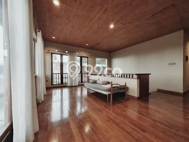 Rumah Lokasi Strategis area , Bandung, Luas 675m2m² LB 500m2m² Rumah Lokasi Strategis area , Bandung, Luas 675m2m² LB 500m2m²