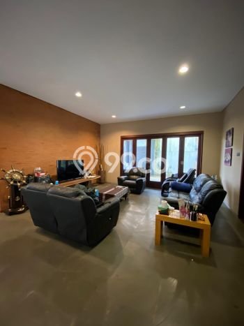 Rumah Lokasi Strategis area , Bandung, Luas 675m2m² LB 500m2m² Rumah Lokasi Strategis area , Bandung, Luas 675m2m² LB 500m2m²