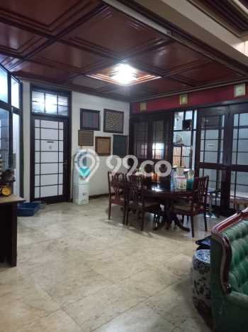 Rumah Mewah LB 380m2 Siap Pakai Desain Elegan di Turangga, Bandung Rumah Mewah LB 380m2 Siap Pakai Desain Elegan di Turangga, Bandung