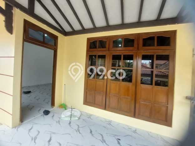 Lokasi strategis! Rumah siap pakai disewakan di Semarang Barat LB 290m2 Lokasi strategis! Rumah siap pakai disewakan di Semarang Barat LB 290m2