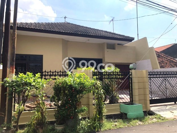 Lokasi terbaik! Rumah siap huni dikontrakkan di Semarang Tengah LB 154m2 Lokasi terbaik! Rumah siap huni dikontrakkan di Semarang Tengah LB 154m2
