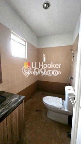 Rumah lokasi Candisari, Semarang, Luas 160m² Bangunan 180m² Rumah lokasi Candisari, Semarang, Luas 160m² Bangunan 180m²