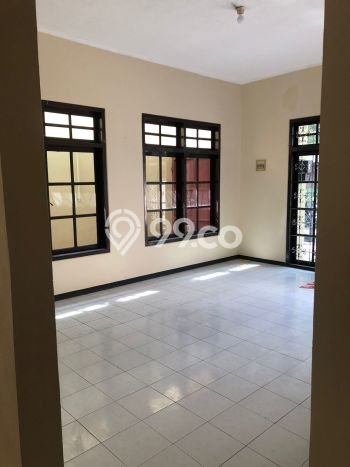 Lokasi terbaik! Rumah siap huni dikontrakkan di Semarang Tengah LB 154m2 Lokasi terbaik! Rumah siap huni dikontrakkan di Semarang Tengah LB 154m2