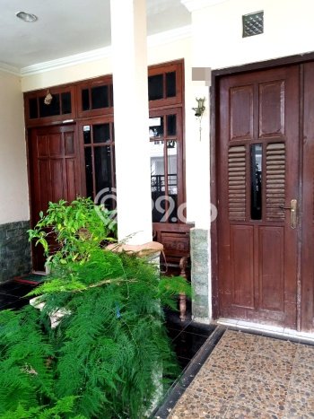 Jual Rumah Favorit Siap Huni LB 180m2 di Banyumanik, Semarang Jual Rumah Favorit Siap Huni LB 180m2 di Banyumanik, Semarang