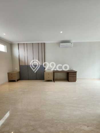 Hunian Mewah LB 1000m2 Siap Pakai Desain Elegan di patra kuningan, Jakarta Selatan Hunian Mewah LB 1000m2 Siap Pakai Desain Elegan di patra kuningan, Jakarta Selatan