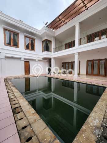 For Sale! Premium House LT 1039m2 Desain Elegan di Mega Kuningan For Sale! Premium House LT 1039m2 Desain Elegan di Mega Kuningan