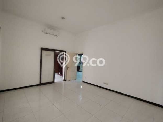 PILIHAN TEPAT! Rumah kawasan , 4 KT, Dekat Mall, LT 250m2m² LB 220m2m² PILIHAN TEPAT! Rumah kawasan , 4 KT, Dekat Mall, LT 250m2m² LB 220m2m²