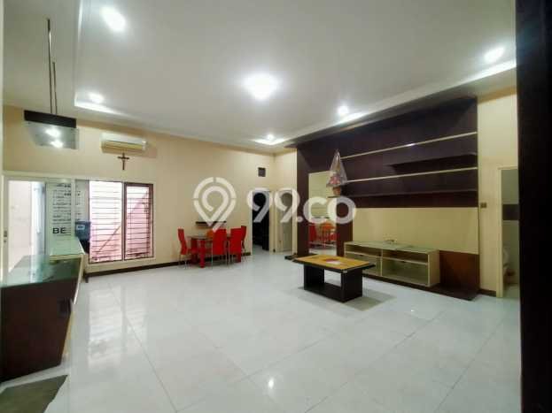 PILIHAN TEPAT! Rumah kawasan , 4 KT, Dekat Mall, LT 250m2m² LB 220m2m² PILIHAN TEPAT! Rumah kawasan , 4 KT, Dekat Mall, LT 250m2m² LB 220m2m²