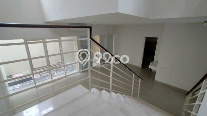 For Sale Rumah Mewah Exclusive di Mulyorejo, Surabaya For Sale Rumah Mewah Exclusive di Mulyorejo, Surabaya
