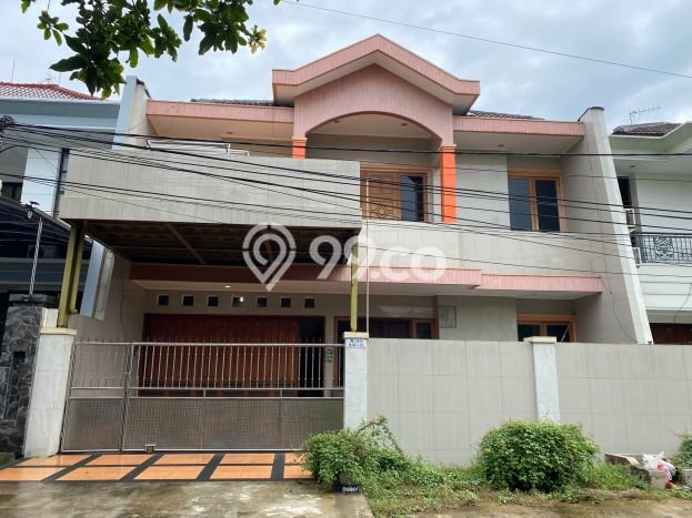 Hunian Mewah LB 278m2 Siap Huni Desain Elegan di Dharma Husada, Surabaya Hunian Mewah LB 278m2 Siap Huni Desain Elegan di Dharma Husada, Surabaya