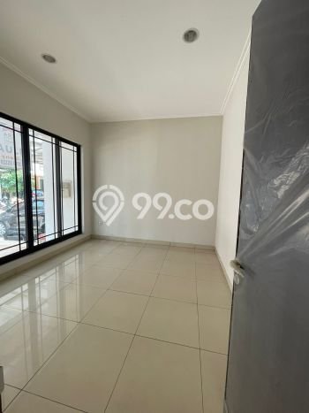 Rumah Terawat LT 120m² / LB 200m² di Kawasan Komersial Green Lake City, Jakarta Barat Rumah Terawat LT 120m² / LB 200m² di Kawasan Komersial Green Lake City, Jakarta Barat