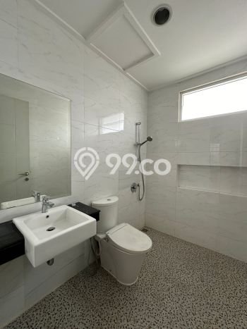 Rumah 4 KT 3 KM di Kawasan Green Lake City, Jakarta Barat Rumah 4 KT 3 KM di Kawasan Green Lake City, Jakarta Barat