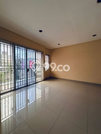 Rumah 4 KT 3 KM di Kawasan Green Lake City, Jakarta Barat Rumah 4 KT 3 KM di Kawasan Green Lake City, Jakarta Barat