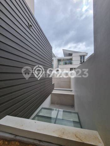 Rumah Luxury Modern Siap Huni di Pantai Indah Kapuk Jakarta Utara Rumah Luxury Modern Siap Huni di Pantai Indah Kapuk Jakarta Utara