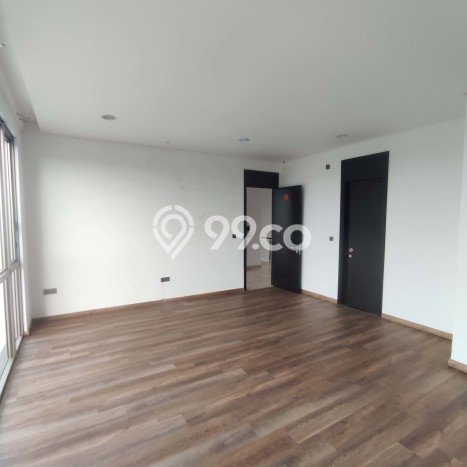 Rumah Modern LT 300m² Terawat di Pantai Indah Kapuk, Dekat Pusat Perbelanjaan, Jakarta Utara Rumah Modern LT 300m² Terawat di Pantai Indah Kapuk, Dekat Pusat Perbelanjaan, Jakarta Utara