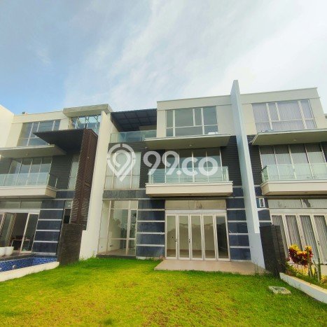 Rumah Modern LT 300m² Terawat di Pantai Indah Kapuk, Dekat Pusat Perbelanjaan, Jakarta Utara Rumah Modern LT 300m² Terawat di Pantai Indah Kapuk, Dekat Pusat Perbelanjaan, Jakarta Utara
