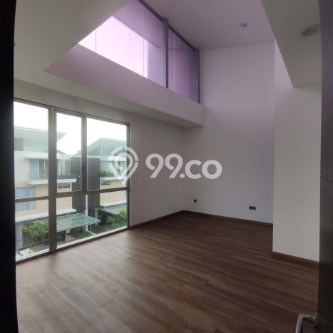Rumah Modern LT 300m² Terawat di Pantai Indah Kapuk, Dekat Pusat Perbelanjaan, Jakarta Utara Rumah Modern LT 300m² Terawat di Pantai Indah Kapuk, Dekat Pusat Perbelanjaan, Jakarta Utara