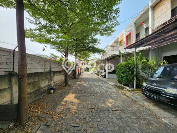 Rumah Minimalis 3 Kamar Terawat di Green Lake City, Dekat Pusat Perbelanjaan, Jakarta Barat Rumah Minimalis 3 Kamar Terawat di Green Lake City, Dekat Pusat Perbelanjaan, Jakarta Barat