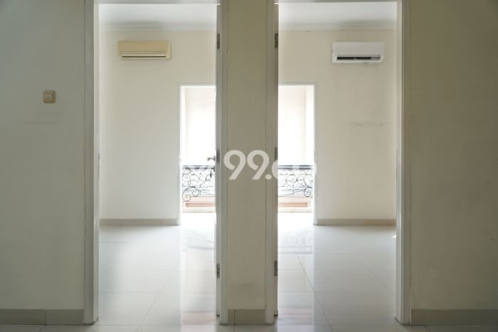 Rumah Elit Modern Tanpa Renovasi di Pluit Jakarta Utara Rumah Elit Modern Tanpa Renovasi di Pluit Jakarta Utara