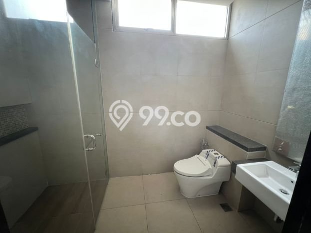 Rumah sewa siap pakai 4 KT di Golf Island, Jakarta Utara Rumah sewa siap pakai 4 KT di Golf Island, Jakarta Utara