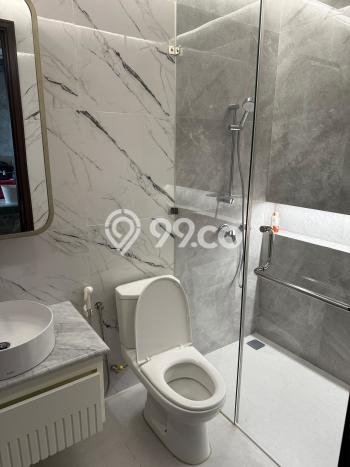 Rumah Mewah LB 160m2 Siap Huni Desain Elegan di Golf Island, Jakarta Utara Rumah Mewah LB 160m2 Siap Huni Desain Elegan di Golf Island, Jakarta Utara