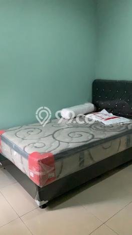 Disewakan! Rumah 3 Kamar Tidur &
3 Kamar Mandi di Green Lake City, Jakarta Barat Disewakan! Rumah 3 Kamar Tidur &
3 Kamar Mandi di Green Lake City, Jakarta Barat