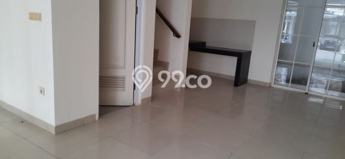 Lokasi strategis! Rumah siap pakai disewakan di Cengkareng LB 127m2 Lokasi strategis! Rumah siap pakai disewakan di Cengkareng LB 127m2