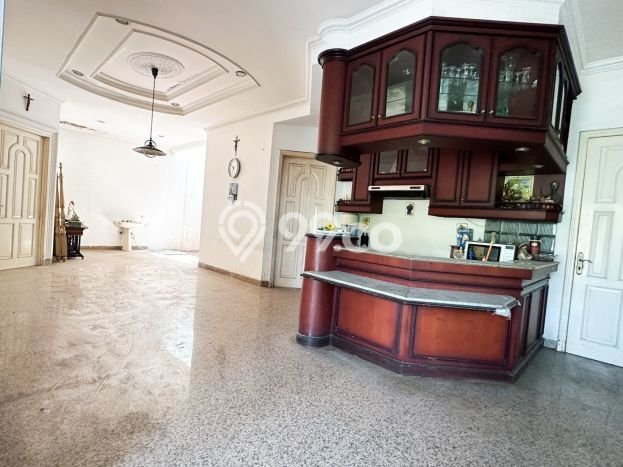 Hunian Mewah LB 480m2 Siap Pakai Desain Elegan di Intercon, Jakarta Barat Hunian Mewah LB 480m2 Siap Pakai Desain Elegan di Intercon, Jakarta Barat