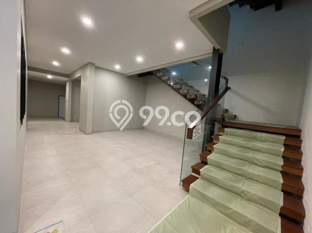 Disewakan! Rumah 3 Kamar Tidur &
3 Kamar Mandi di Pantai Indah Kapuk, Jakarta Utara Disewakan! Rumah 3 Kamar Tidur &
3 Kamar Mandi di Pantai Indah Kapuk, Jakarta Utara