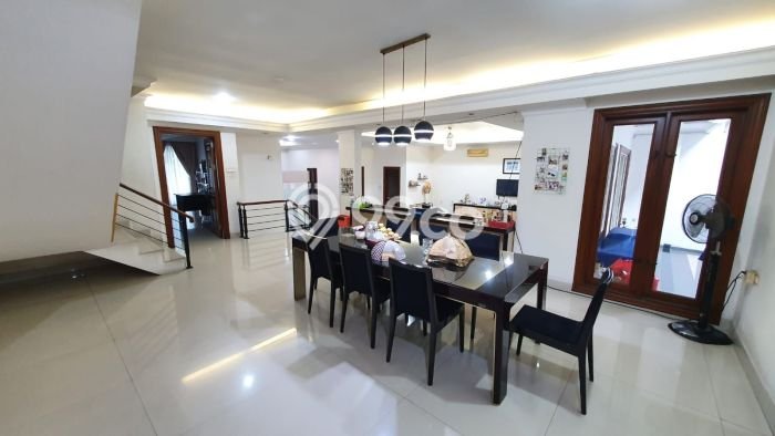Hunian Mewah LB 800m2 Siap Pakai Desain Elegan di Pluit, Jakarta Utara Hunian Mewah LB 800m2 Siap Pakai Desain Elegan di Pluit, Jakarta Utara