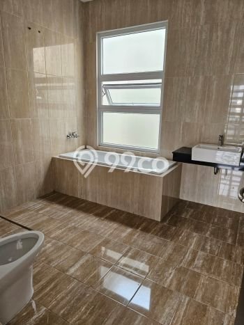 Hunian Elit LB 225m2 Siap Pakai Desain Elegan di Kapuk, Jakarta Utara Hunian Elit LB 225m2 Siap Pakai Desain Elegan di Kapuk, Jakarta Utara
