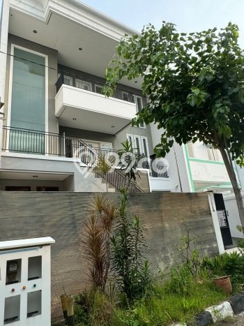 Hunian Mewah Dijual LT 200m2 di Penjaringan, Jakarta Utara Hunian Mewah Dijual LT 200m2 di Penjaringan, Jakarta Utara