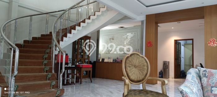 Ready to Use! Premium House LT 365m2 Desain Elegan di Pluit Ready to Use! Premium House LT 365m2 Desain Elegan di Pluit