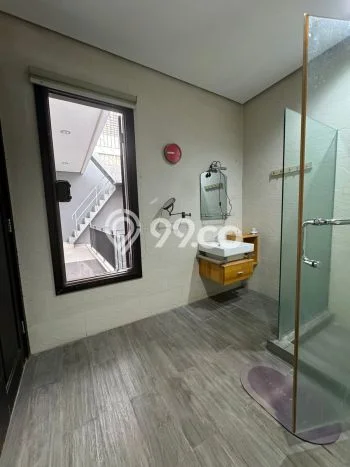 Disewakan! Rumah 6 Kamar Tidur &
4 Kamar Mandi di Taman Grisenda, Jakarta Utara Disewakan! Rumah 6 Kamar Tidur &
4 Kamar Mandi di Taman Grisenda, Jakarta Utara