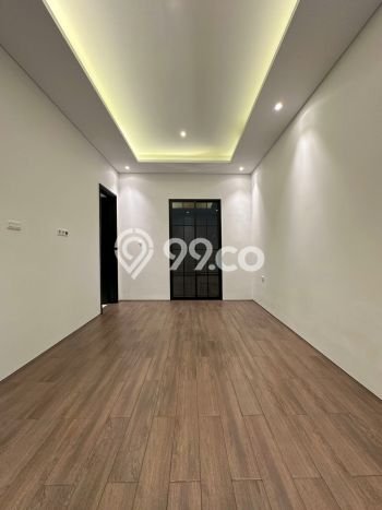 Rumah di Muara Karang, Jakarta Utara, Luas 120m2m² Bangunan 250m2m² Rumah di Muara Karang, Jakarta Utara, Luas 120m2m² Bangunan 250m2m²