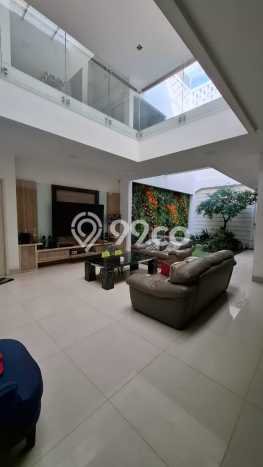 Ready to Use! Luxury House LT 315m2 Desain Elegan di Jelambar Ready to Use! Luxury House LT 315m2 Desain Elegan di Jelambar
