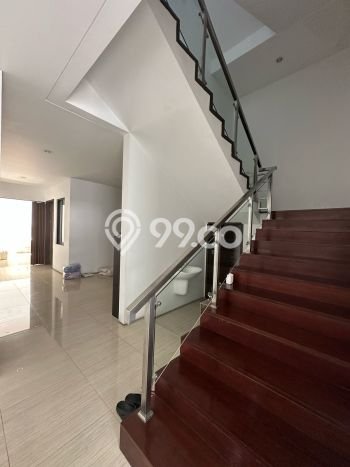 Rumah Elit Modern Siap Huni di Pantai Indah Kapuk Jakarta Utara Rumah Elit Modern Siap Huni di Pantai Indah Kapuk Jakarta Utara