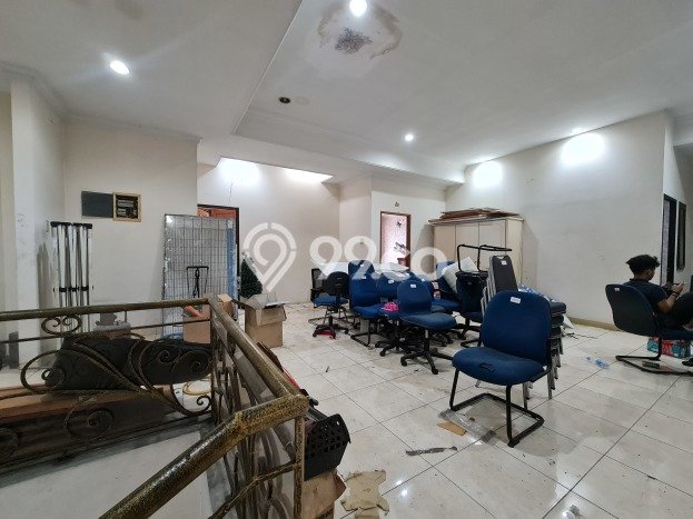 Ruko Disewakan Kawasan , Luas 750m2m², Lokasi Strategis, Siap Usaha Ruko Disewakan Kawasan , Luas 750m2m², Lokasi Strategis, Siap Usaha