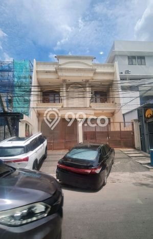 Ruko Dijual di Jakarta Utara LT 240m2 & LB 480m2 Lokasi Terbaik! Ruko Dijual di Jakarta Utara LT 240m2 & LB 480m2 Lokasi Terbaik!
