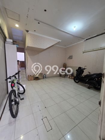 Disewakan! Rumah 5 Kamar Tidur &
3 Kamar Mandi di Pasteur, Bandung Disewakan! Rumah 5 Kamar Tidur &
3 Kamar Mandi di Pasteur, Bandung