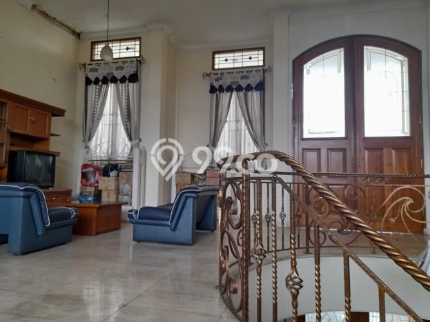 Ready to Use! Premium House LT 372m2 Desain Elegan di Moch Toha Ready to Use! Premium House LT 372m2 Desain Elegan di Moch Toha